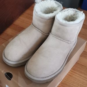 UGG Mini Boot